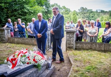 Apel Pamięci z okazji 77. rocznicy egzekucji grybowskich Żydów w Białej Niżnej