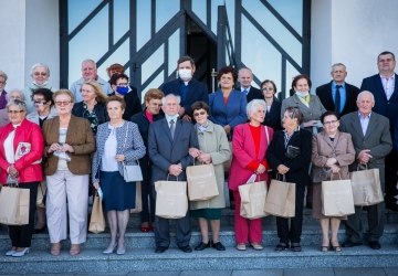 MSZA ŚW. Z UDZIAŁEM SENIORÓW Z TERENU GMINY